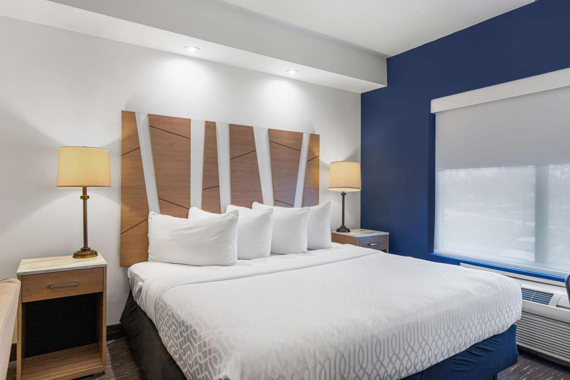 Best Western Plus Westgate Inn And Suites Leland Exterior photo