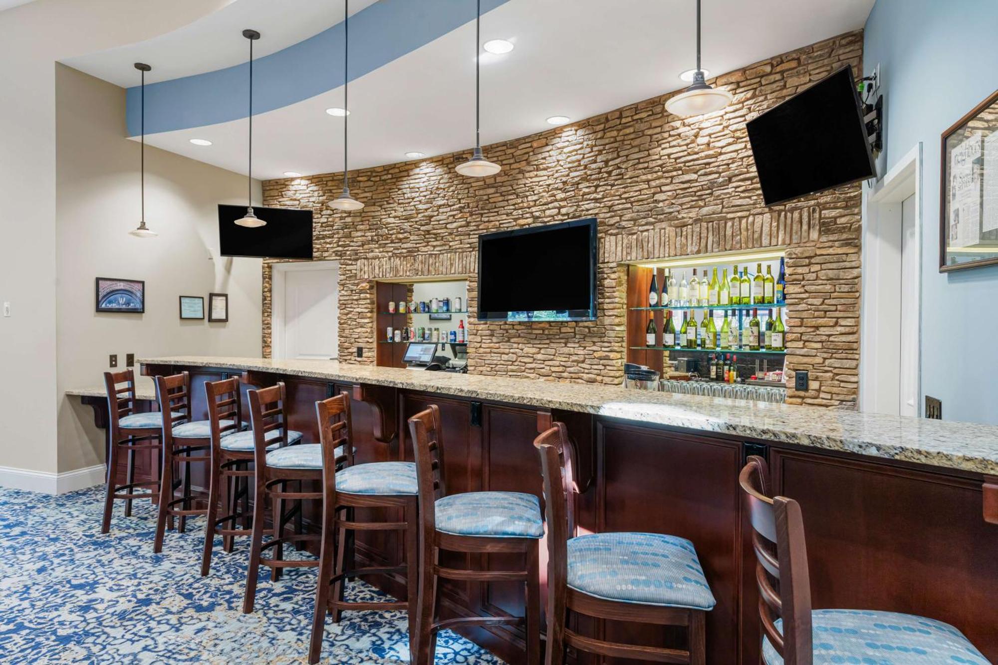 Best Western Plus Westgate Inn And Suites Leland Exterior photo