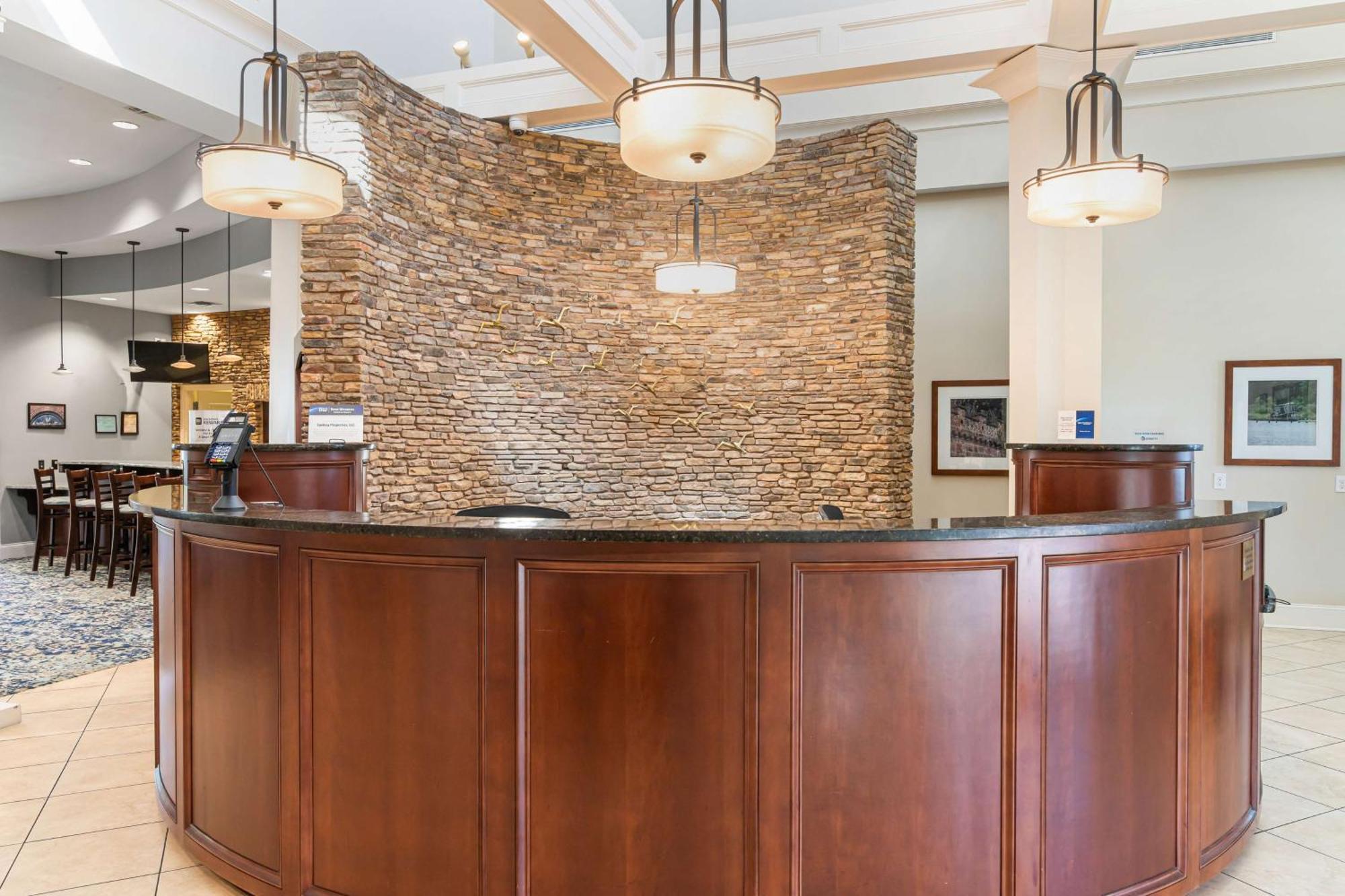 Best Western Plus Westgate Inn And Suites Leland Exterior photo