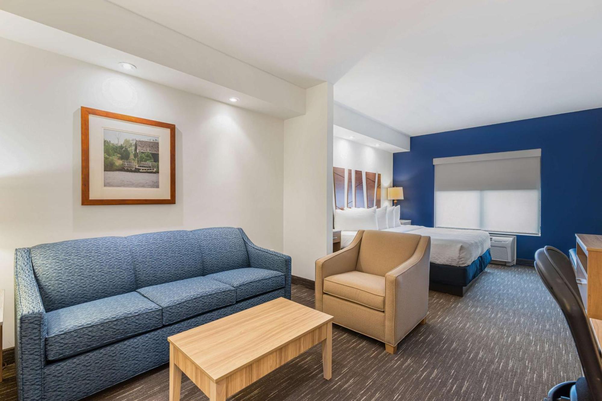 Best Western Plus Westgate Inn And Suites Leland Exterior photo